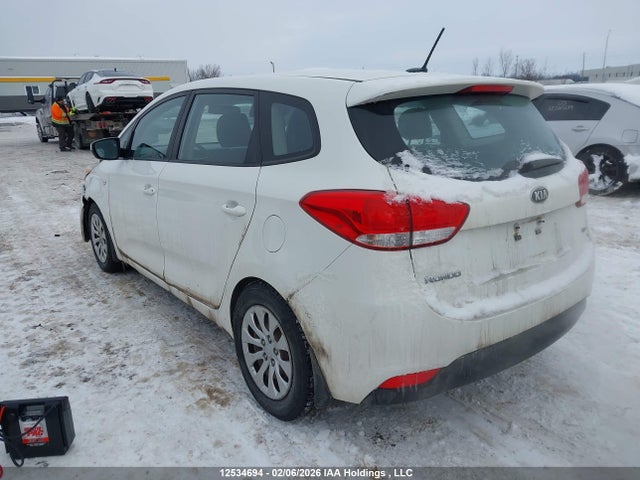 KNAHT8A38G7131452 KIA Rondo