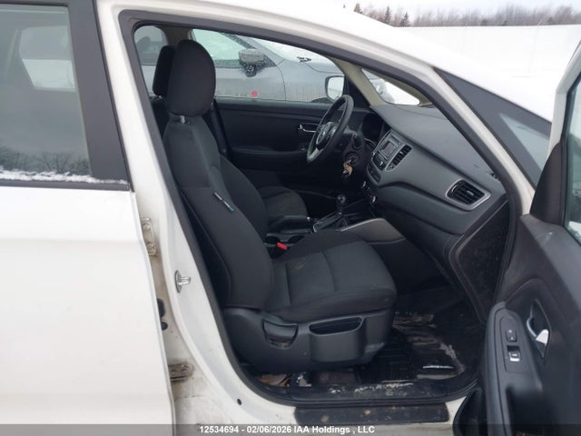 KNAHT8A38G7131452 KIA Rondo