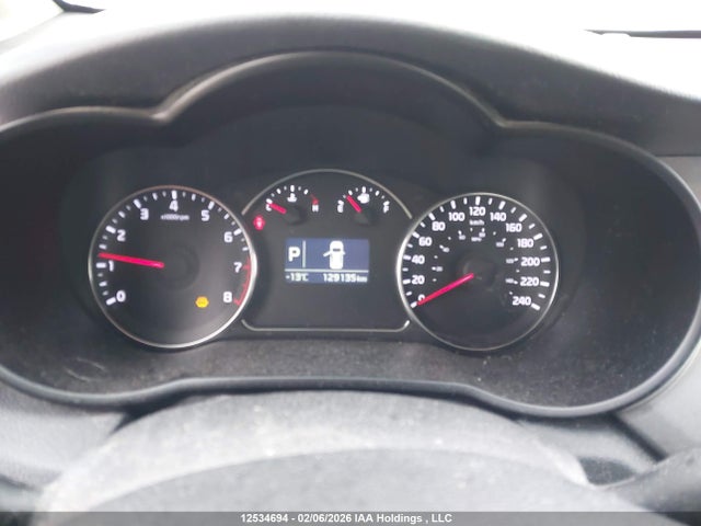 KNAHT8A38G7131452 KIA Rondo