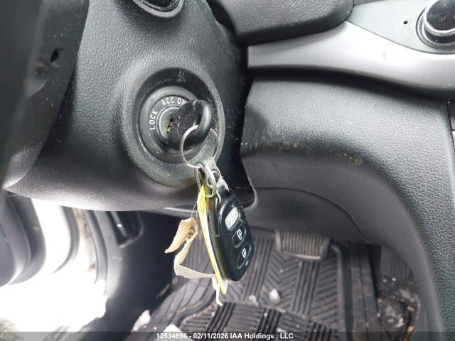 KMHD84LF9HU399069 Hyundai ELANTRA GL