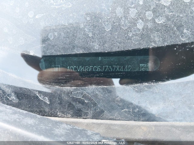 1GCVKREC6JZ378442 Chevrolet Silverado 1500 2lt