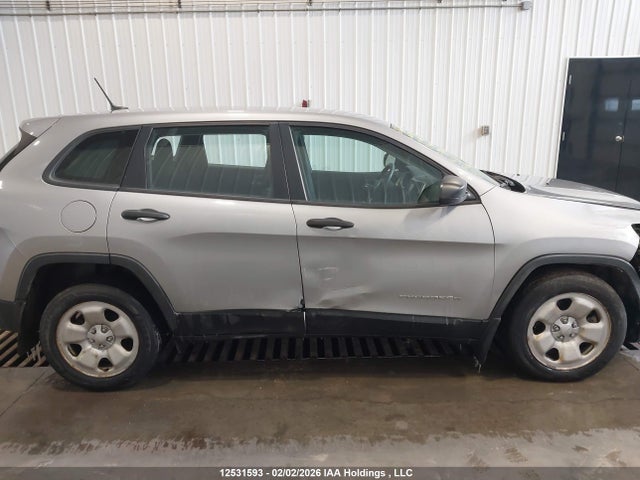 1C4PJLAB7HW640101 Jeep Cherokee Sport