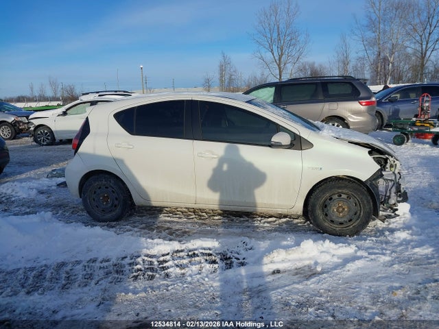 JTDKDTB39F1586576 Toyota PRIUS C
