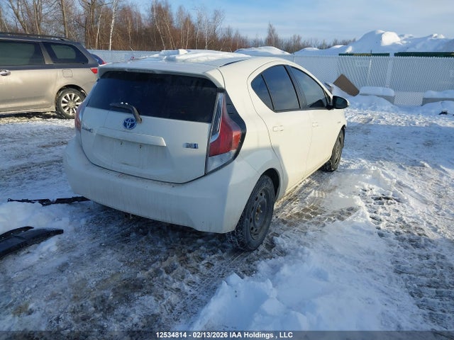 JTDKDTB39F1586576 Toyota PRIUS C