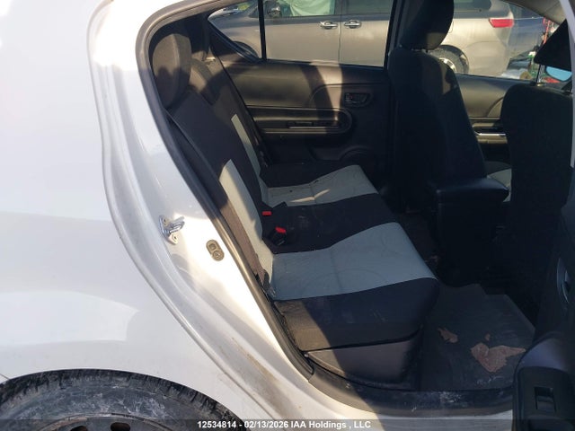 JTDKDTB39F1586576 Toyota PRIUS C