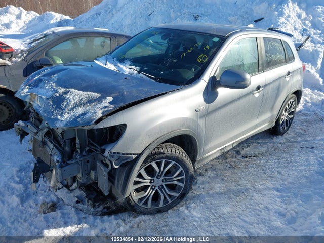 JA4AR3AU1JZ008063 Mitsubishi Outlander Sport Es