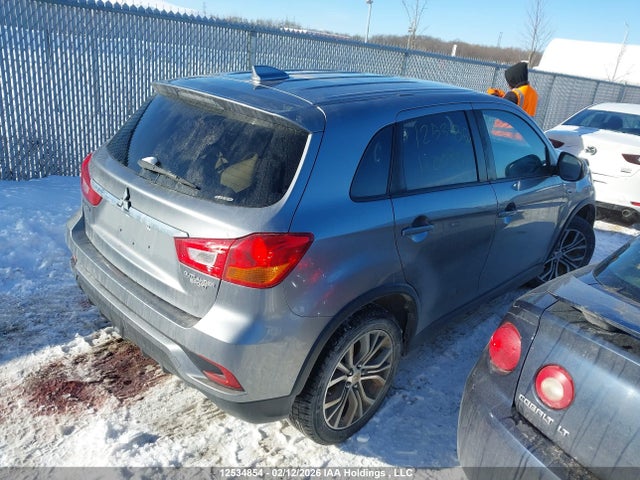 JA4AR3AU1JZ008063 Mitsubishi Outlander Sport Es