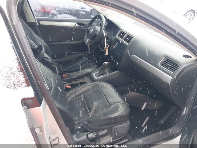 3VWDK7AJ5EM393023 Volkswagen Jetta 2.0l Comfortline