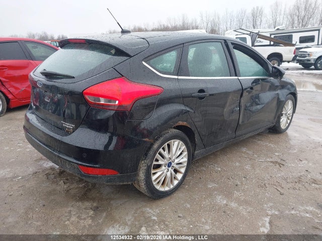 1FADP3N22GL333887 Ford Focus Titanium