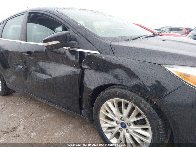 1FADP3N22GL333887 Ford Focus Titanium