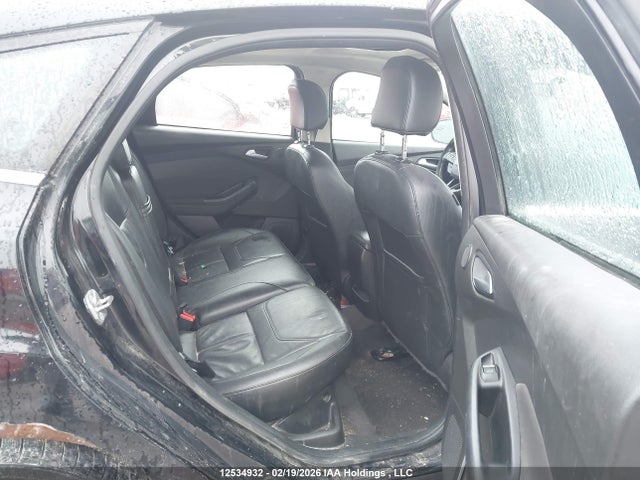 1FADP3N22GL333887 Ford Focus Titanium