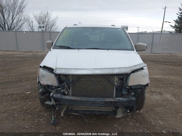 2C4RC1GG2ER146498 Chrysler Town &amp; Country Limited