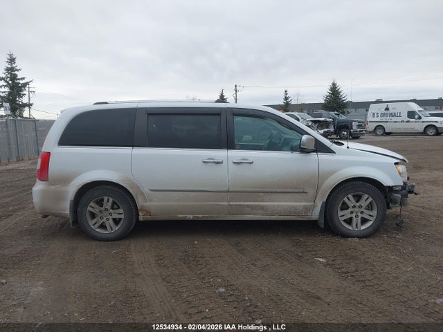 2C4RC1GG2ER146498 Chrysler Town &amp; Country Limited