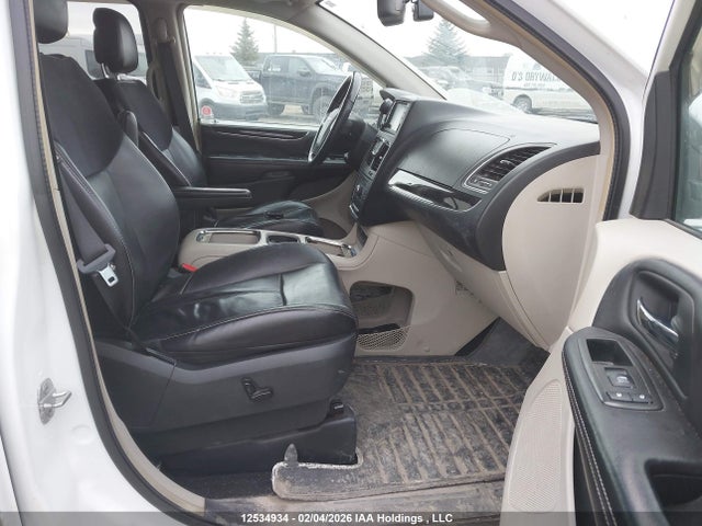2C4RC1GG2ER146498 Chrysler Town &amp; Country Limited