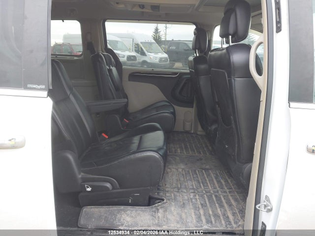 2C4RC1GG2ER146498 Chrysler Town &amp; Country Limited