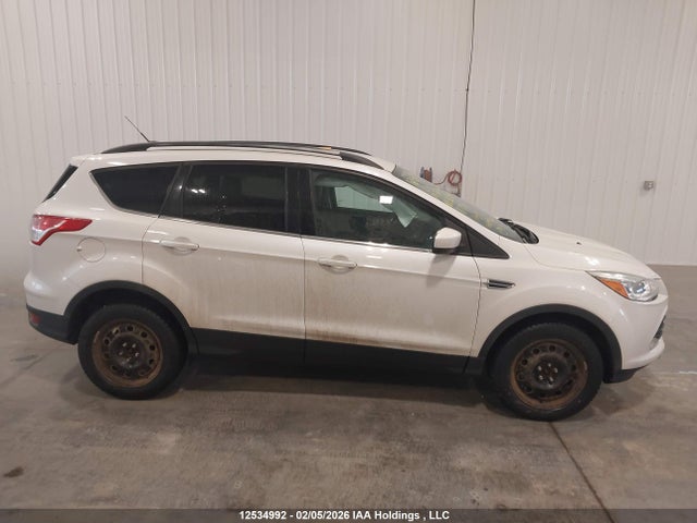 1FMCU9GX9EUE29108 Ford ESCAPE SE