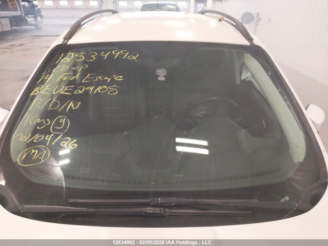 1FMCU9GX9EUE29108 Ford ESCAPE SE