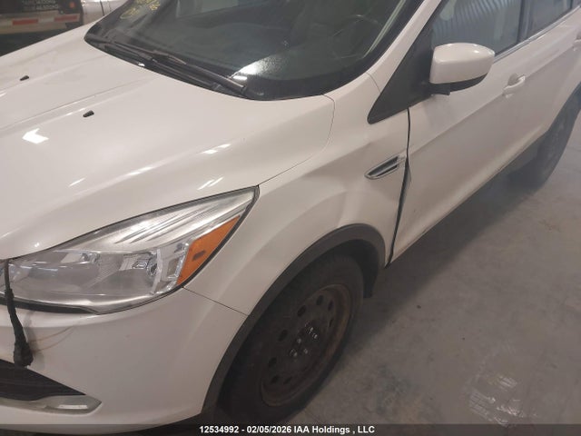 1FMCU9GX9EUE29108 Ford ESCAPE SE