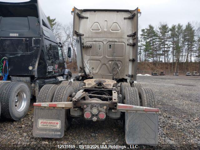 Freightliner Cascadia 126 2018 3AKJHHDR6JSJC9745 Image 16