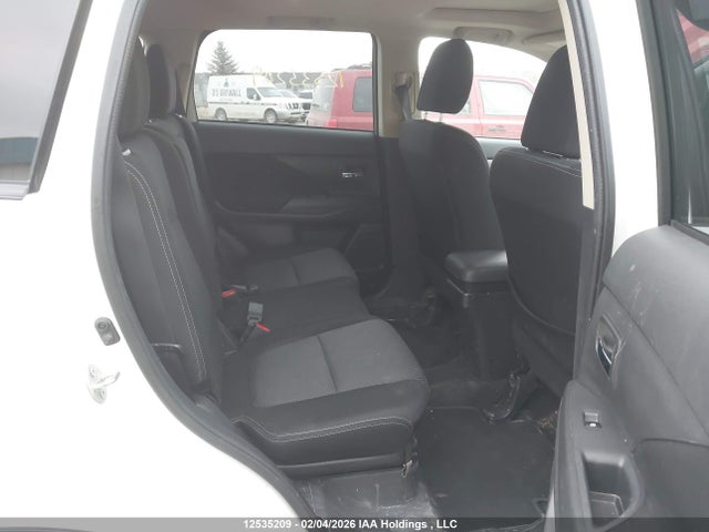 Продажа на аукционе авто 2018 Mitsubishi Outlander Es, vin: JA4AZ2A39JZ606659, номер лота: 12535209