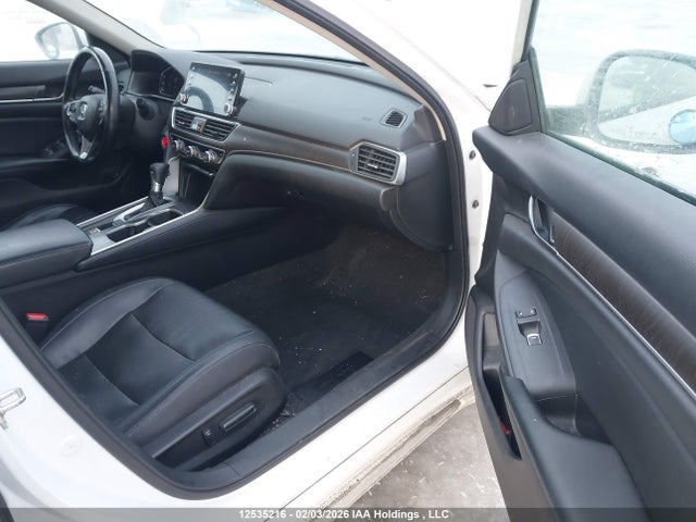 1HGCV1F50JA806747 Honda ACCORD EXL