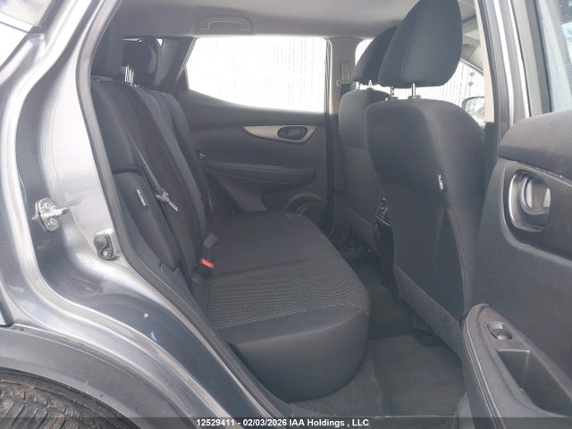 JN1BJ1AV6MW317468 Nissan Rogue Sport S