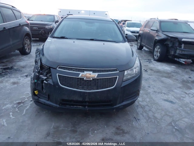 1G1P75SZ3E7141641 Chevrolet Cruze
