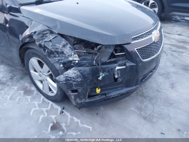 1G1P75SZ3E7141641 Chevrolet Cruze