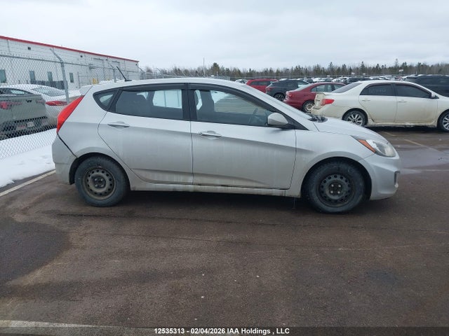 2013 Hyundai Accent Gl მანქანა იყიდება აუქციონზე, vin: KMHCT5AE2DU123742, აუქციონის ნომერი: 12535313