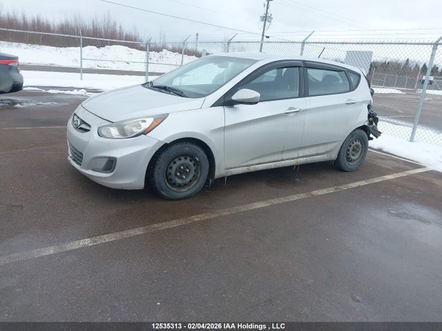 2013 Hyundai Accent Gl მანქანა იყიდება აუქციონზე, vin: KMHCT5AE2DU123742, აუქციონის ნომერი: 12535313