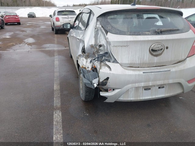 2013 Hyundai Accent Gl მანქანა იყიდება აუქციონზე, vin: KMHCT5AE2DU123742, აუქციონის ნომერი: 12535313