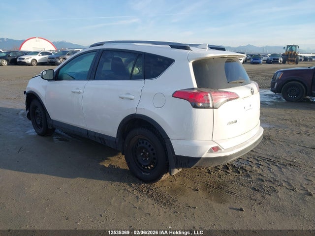 Продажа на аукционе авто 2018 Toyota Rav4 Le, vin: 2T3ZFREV8JW512259, номер лота: 12535369