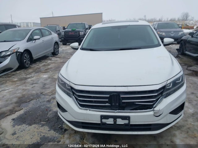 2021 Volkswagen Passat Highline მანქანა იყიდება აუქციონზე, vin: 1VWBA7A36MC017023, აუქციონის ნომერი: 12535434