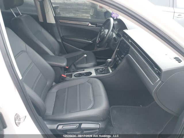 2021 Volkswagen Passat Highline მანქანა იყიდება აუქციონზე, vin: 1VWBA7A36MC017023, აუქციონის ნომერი: 12535434