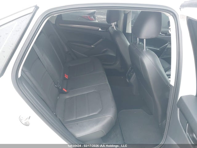 2021 Volkswagen Passat Highline მანქანა იყიდება აუქციონზე, vin: 1VWBA7A36MC017023, აუქციონის ნომერი: 12535434