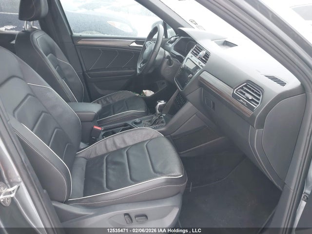 3VV4B7AX4NM061275 Volkswagen Tiguan Highline R-line