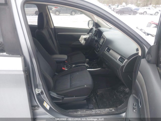 12535562 :رقم المزاد ، JA4AZ2A35HZ609410 vin ، 2017 Mitsubishi Outlander Es مزاد بيع