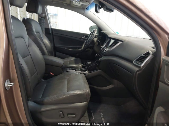 KM8J3CA24HU435617 Hyundai Tucson Limited/sport And Eco/se