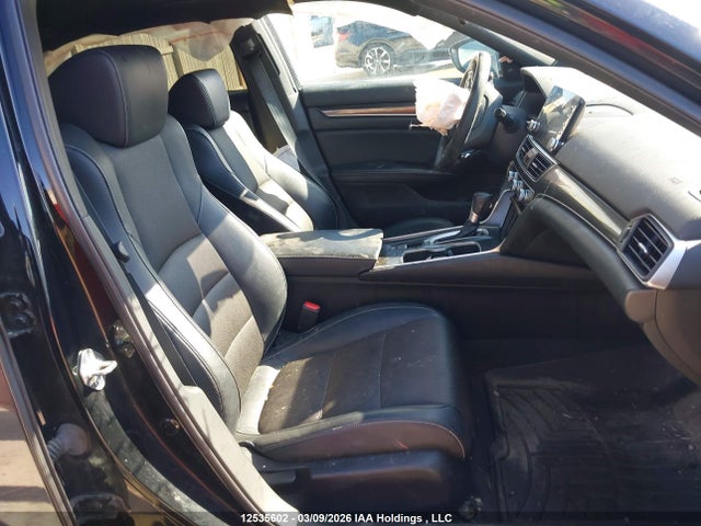 1HGCV1F3XJA811565 Honda Accord Sport