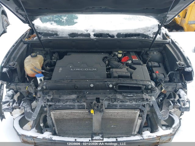 2LMPJ8KR2GBL25764 Lincoln MKX