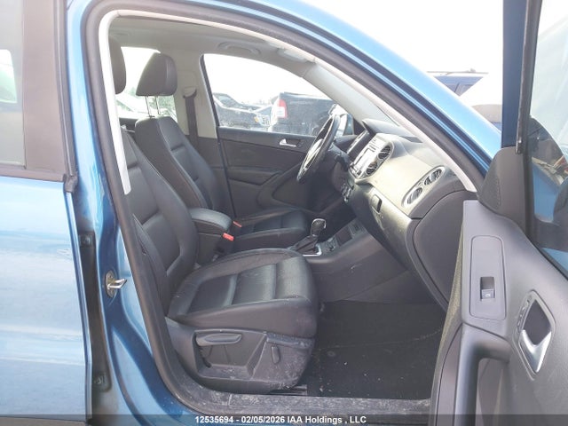 WVGNV7AX9HK037085 Volkswagen Tiguan Wolfsburg