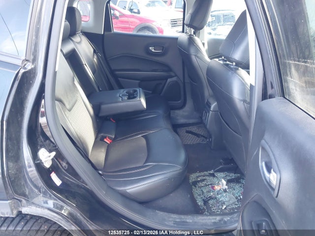 12535725 :رقم المزاد ، 3C4NJDBB4JT209870 vin ، 2018 Jeep Compass Latitude مزاد بيع
