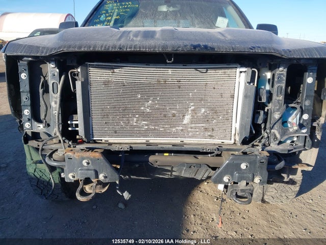 3GCUKRECXGG227320 Chevrolet Silverado 1500 2lt