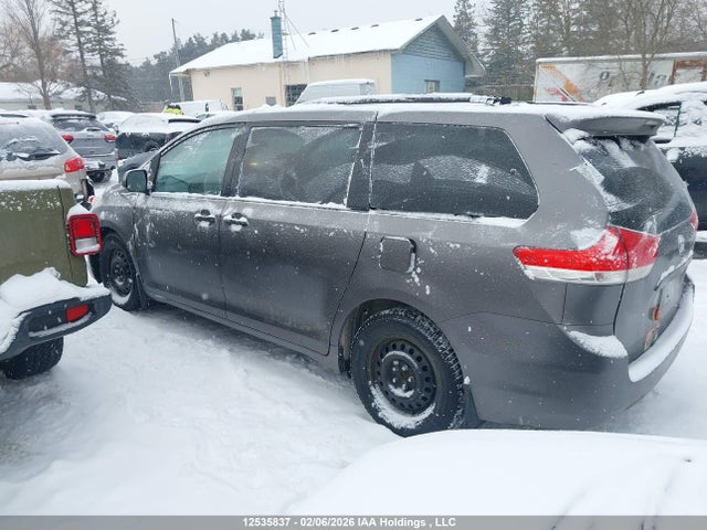 12535837 :رقم المزاد ، 5TDZK3DCXES410672 vin ، 2014 Toyota Sienna مزاد بيع