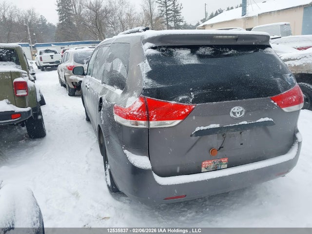 12535837 :رقم المزاد ، 5TDZK3DCXES410672 vin ، 2014 Toyota Sienna مزاد بيع