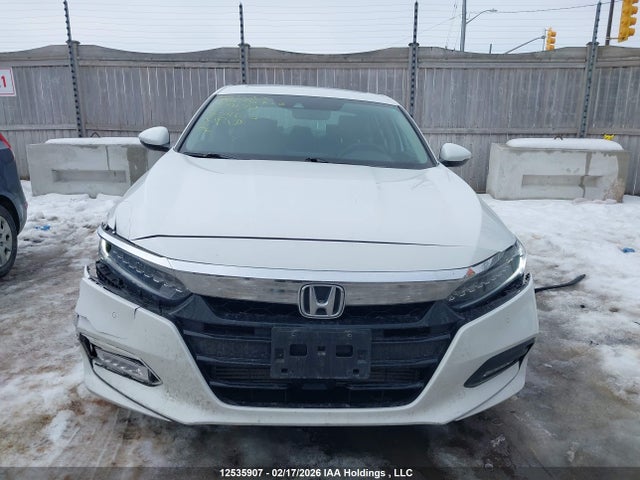 1HGCV1F9XJA809139 Honda Accord Touring
