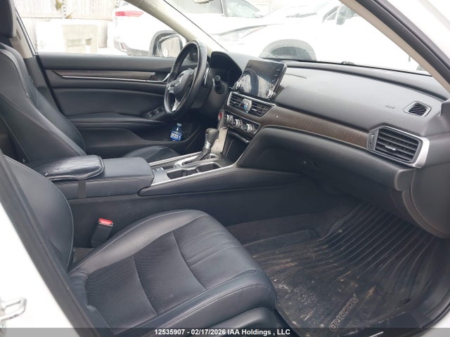 1HGCV1F9XJA809139 Honda Accord Touring