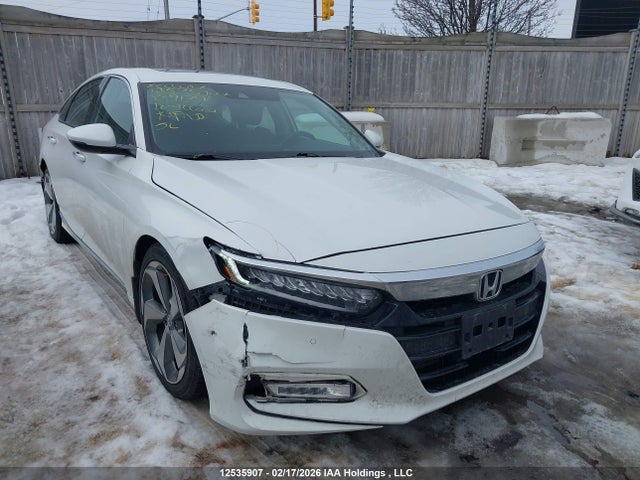 1HGCV1F9XJA809139 Honda Accord Touring