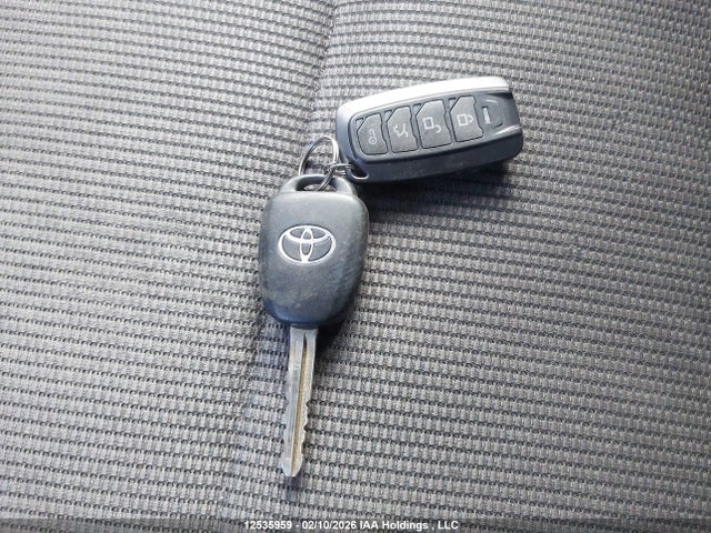 2T1BURHE0HC900917 Toyota COROLLA SE