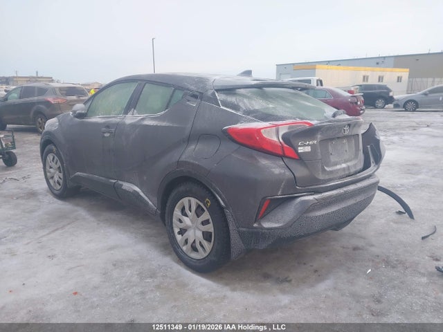 JTNKHMBX2M1108425 Toyota C-HR LE
